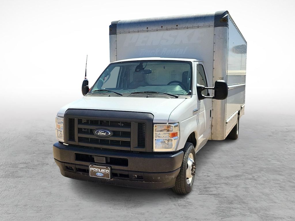 Used 2022 Ford E-350 - photo 6