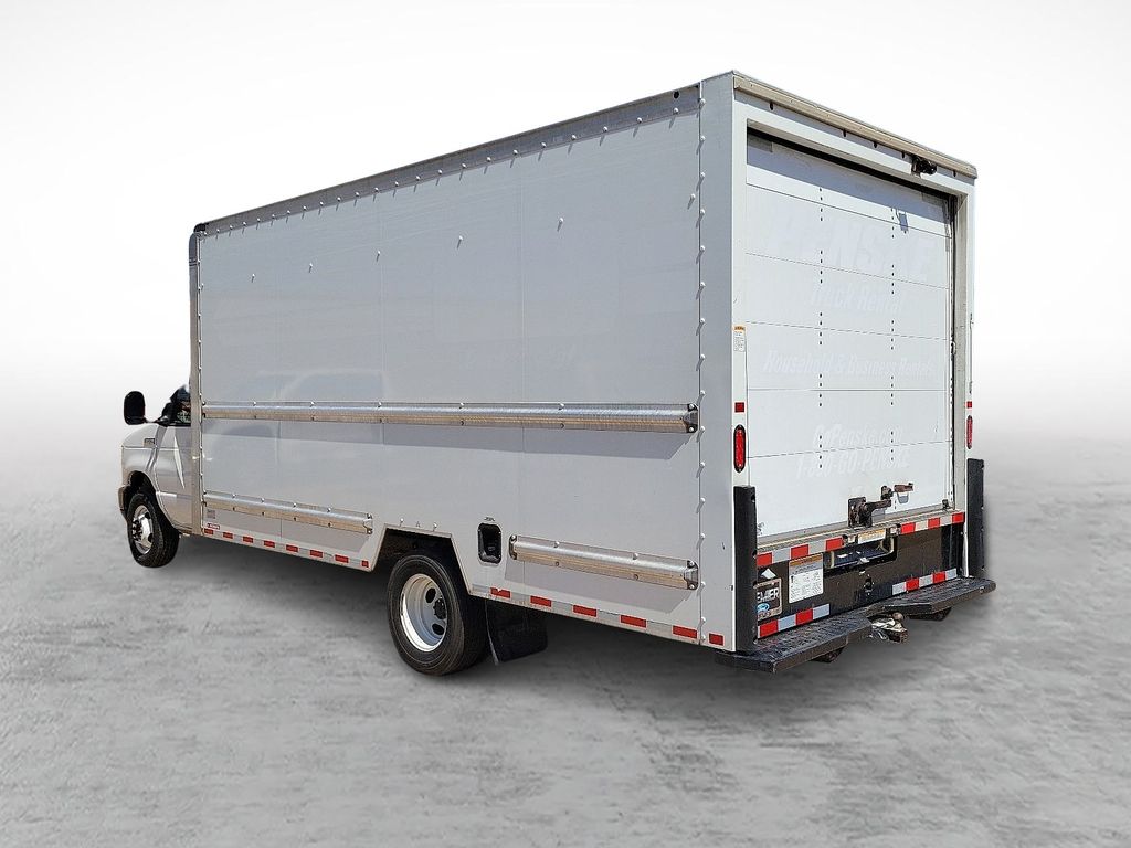 Used 2022 Ford E-350 - photo 9