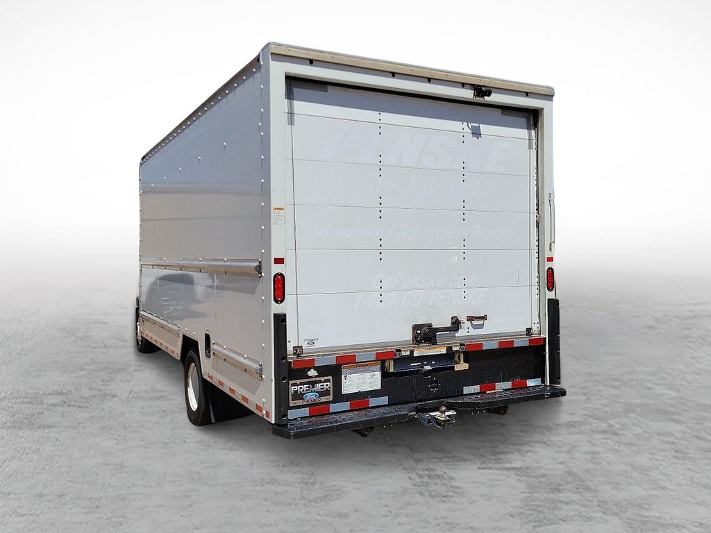 Used 2022 Ford E-350 - photo 10