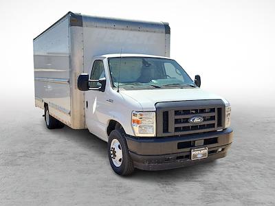Used 2022 Ford E-350 - photo 1