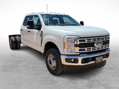 New 2025 Ford F-350 Crew Cab 4x4 Cab Chassis for sale #SEC78921 - photo 1