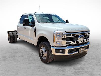 New 2025 Ford F-350 Crew Cab 4x4 Cab Chassis for sale #SED00487 - photo 1