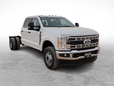2026 Ford F-350 Crew Cab DRW 4WD Cab Chassis for sale #TED74618 - photo 1