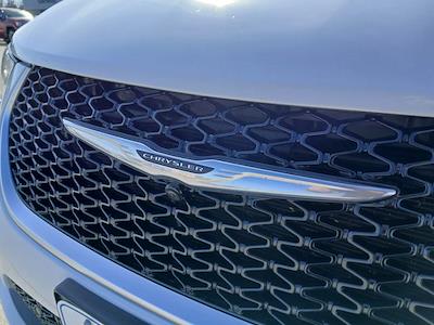 Used 2025 Chrysler Pacifica - photo 1