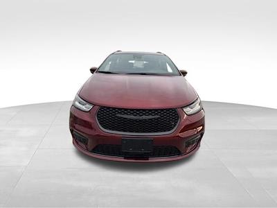 Used 2022 Chrysler Pacifica - photo 2