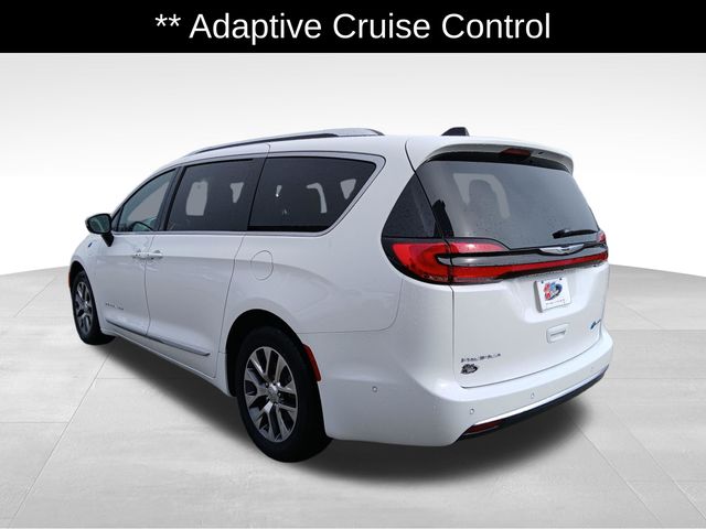 Used 2025 Chrysler Pacifica - photo 5
