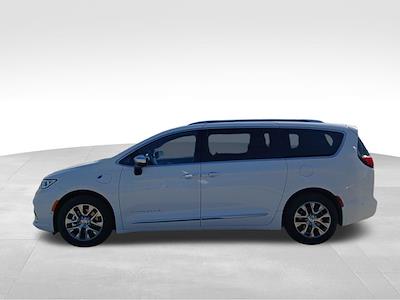Used 2025 Chrysler Pacifica - photo 1