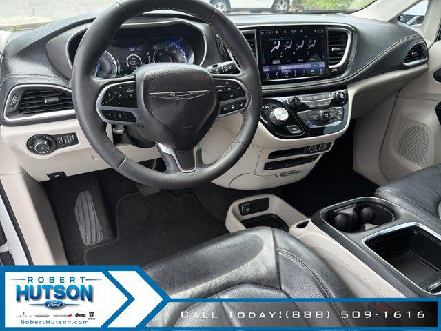 Used 2022 Chrysler Pacifica - photo 1