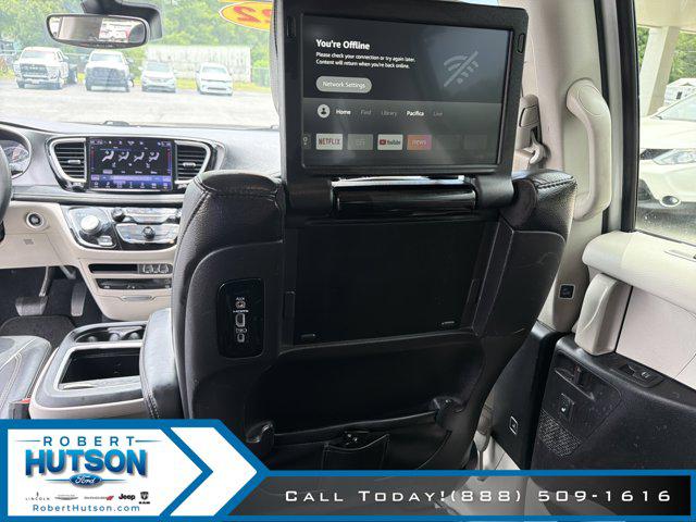 Used 2022 Chrysler Pacifica - photo 9