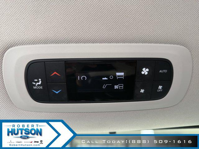Used 2022 Chrysler Pacifica - photo 11