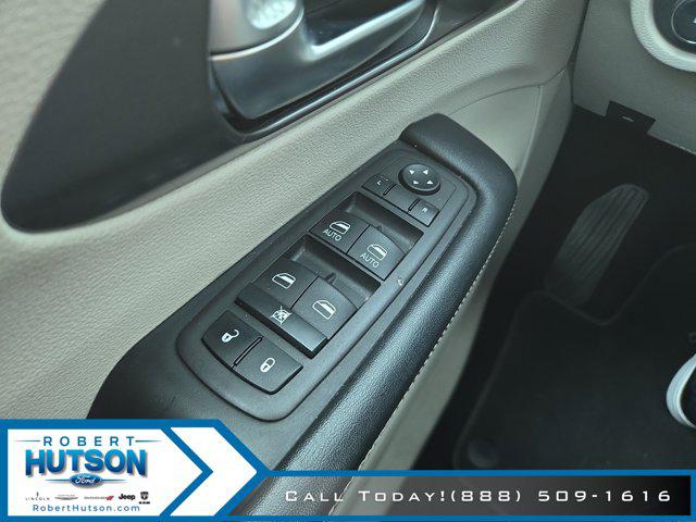 Used 2023 Chrysler Pacifica - photo 13