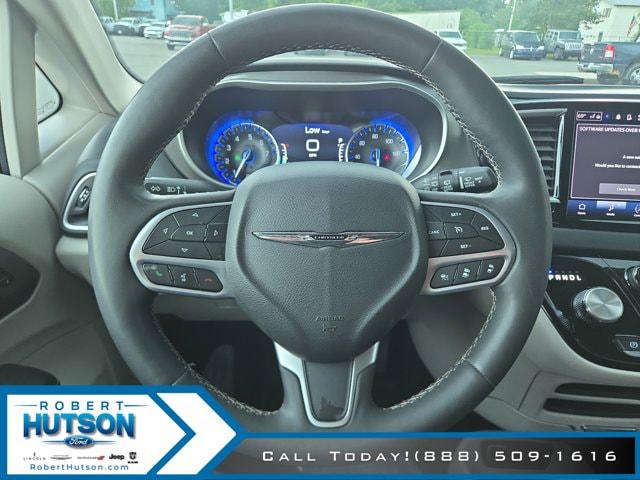 Used 2023 Chrysler Pacifica - photo 14
