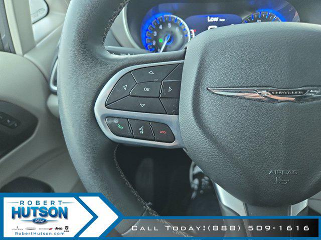 Used 2023 Chrysler Pacifica - photo 15