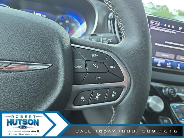 Used 2023 Chrysler Pacifica - photo 16