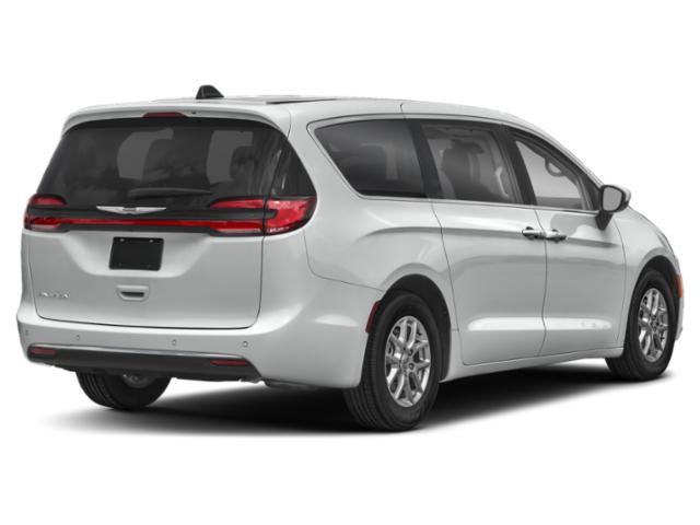 Used 2024 Chrysler Pacifica - photo 2