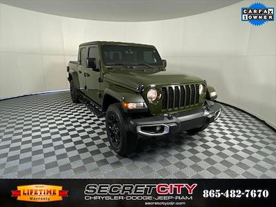 Used 2023 Jeep Gladiator - photo 1
