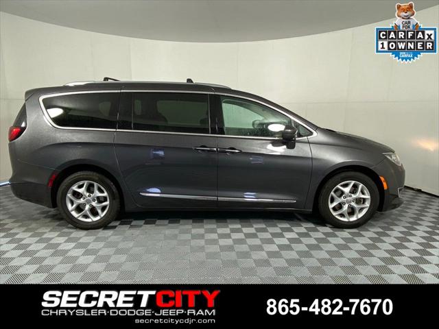 Used 2017 Chrysler Pacifica - photo 9