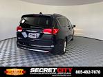 2018 Chrysler Pacifica FWD Minivan for sale #R181397A - photo 2