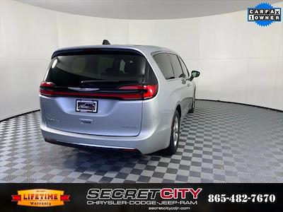 Used 2024 Chrysler Pacifica - photo 1