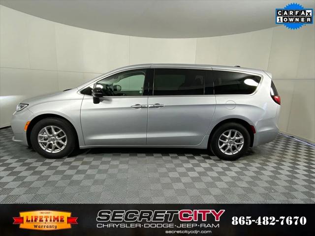 Used 2024 Chrysler Pacifica - photo 8