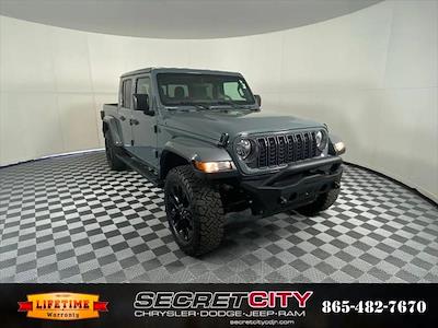Used 2024 Jeep Gladiator - photo 1