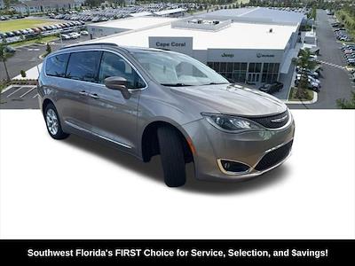 Used 2017 Chrysler Pacifica - photo 1