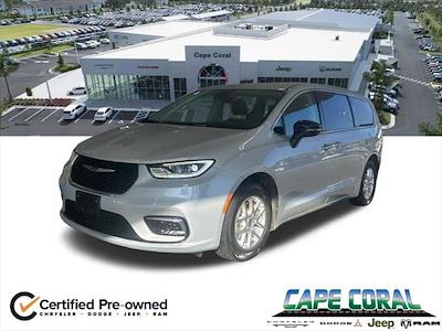 Used 2024 Chrysler Pacifica - photo 1