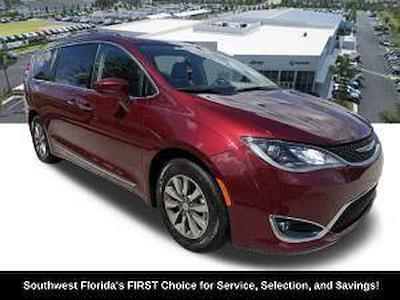 Used 2019 Chrysler Pacifica - photo 1