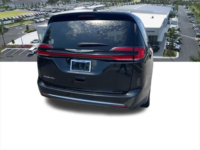 Used 2023 Chrysler Pacifica - photo 10