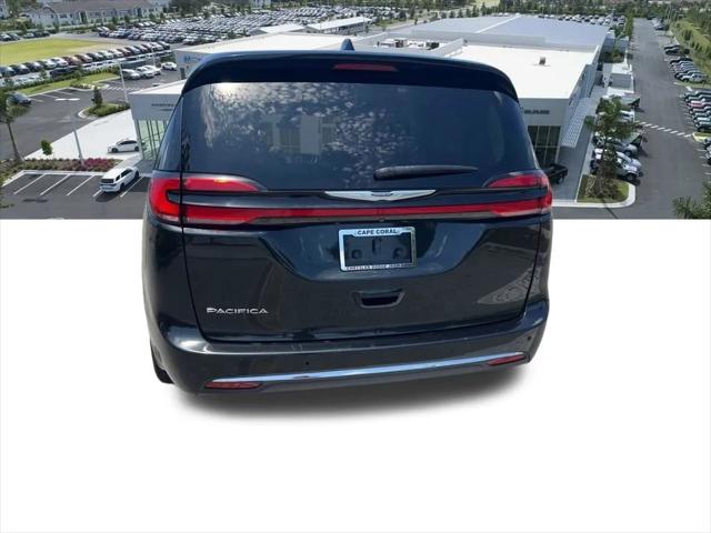 Used 2023 Chrysler Pacifica - photo 11