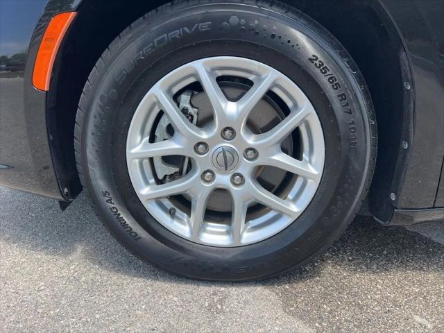 Used 2023 Chrysler Pacifica - photo 15