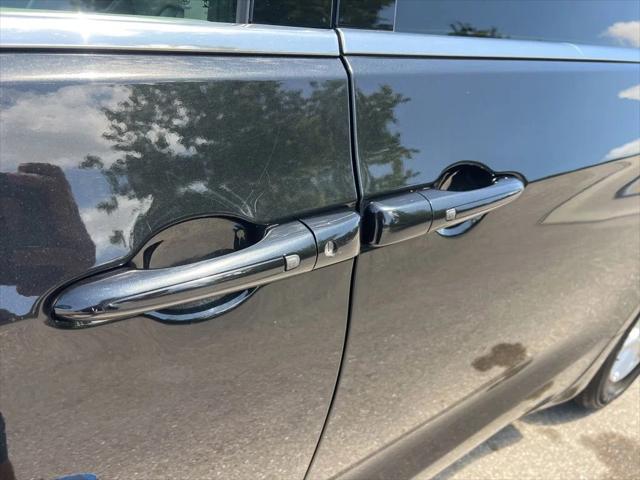 Used 2023 Chrysler Pacifica - photo 16