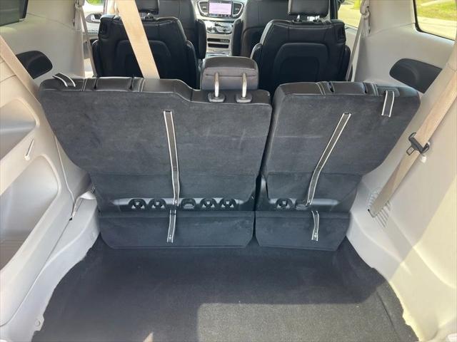 Used 2023 Chrysler Pacifica - photo 20