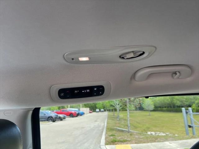 Used 2023 Chrysler Pacifica - photo 39