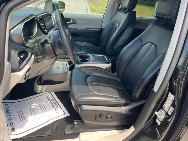 Used 2023 Chrysler Pacifica - photo 40