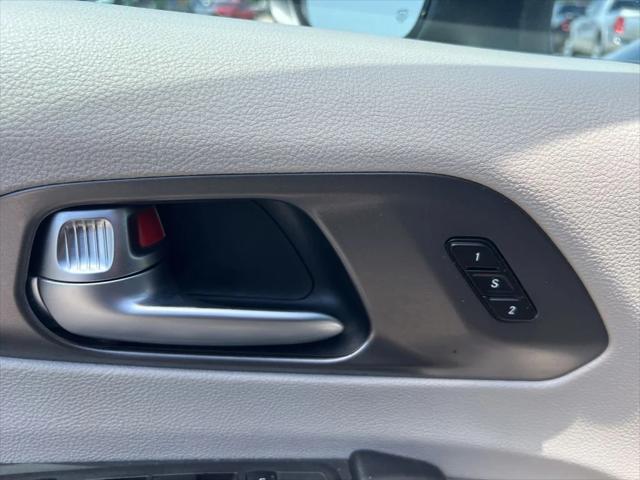 Used 2023 Chrysler Pacifica - photo 41