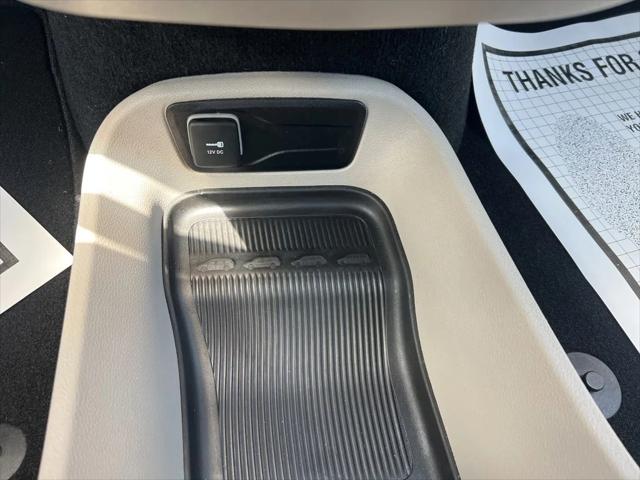 Used 2023 Chrysler Pacifica - photo 43