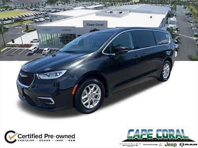 Used 2023 Chrysler Pacifica - photo 1