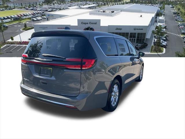 Used 2023 Chrysler Pacifica - photo 9