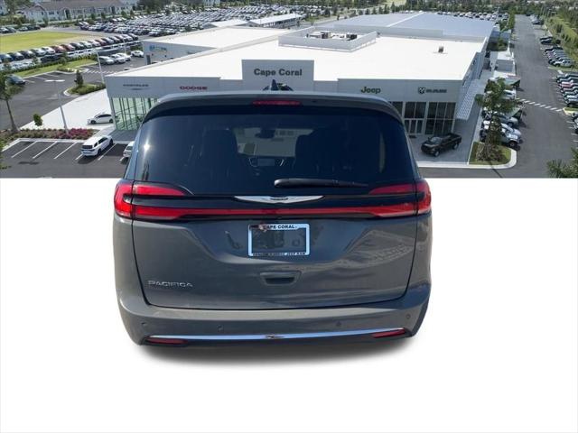 Used 2023 Chrysler Pacifica - photo 11