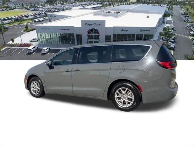 Used 2023 Chrysler Pacifica - photo 15