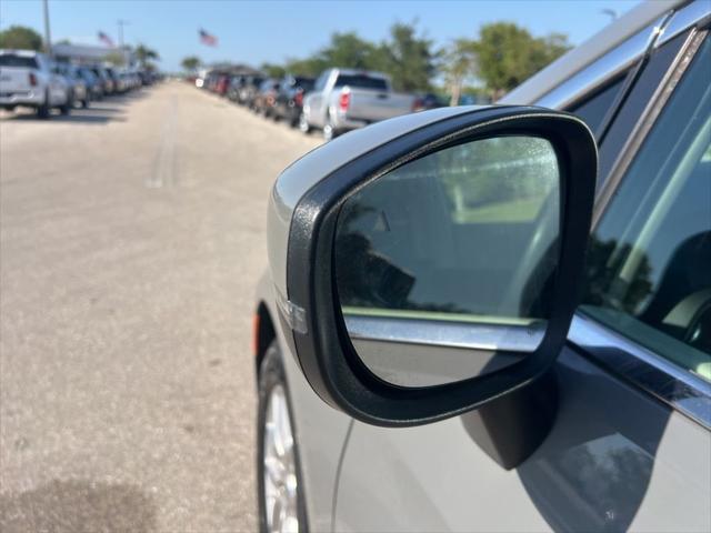 Used 2023 Chrysler Pacifica - photo 22