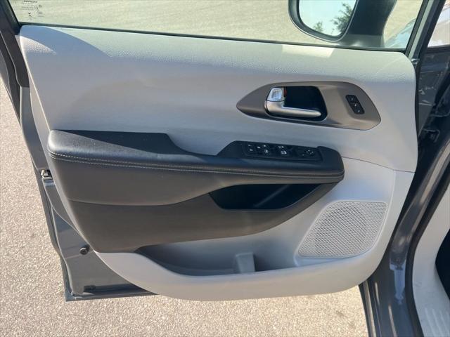 Used 2023 Chrysler Pacifica - photo 26