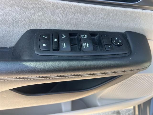 Used 2023 Chrysler Pacifica - photo 28