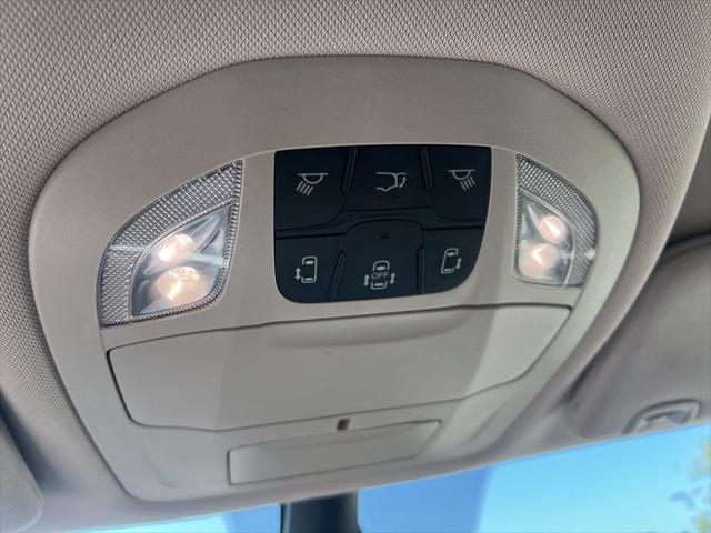 Used 2023 Chrysler Pacifica - photo 29