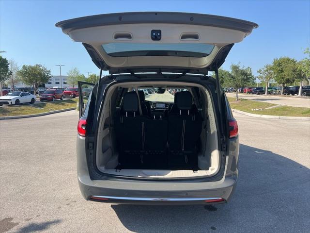 Used 2023 Chrysler Pacifica - photo 30