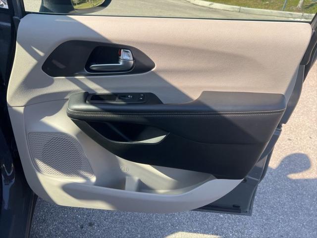 Used 2023 Chrysler Pacifica - photo 42