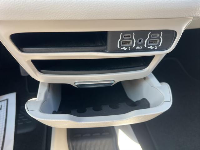 Used 2023 Chrysler Pacifica - photo 51