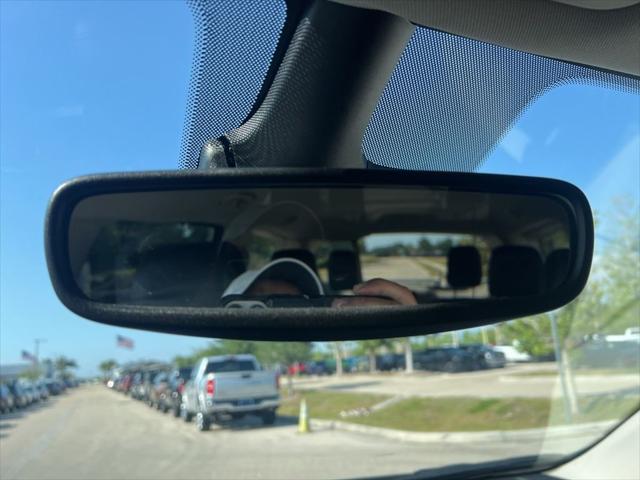 Used 2023 Chrysler Pacifica - photo 56
