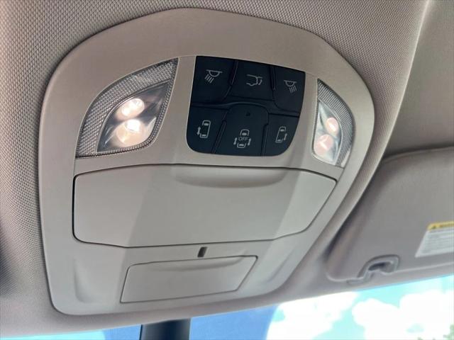 Used 2023 Chrysler Pacifica - photo 23